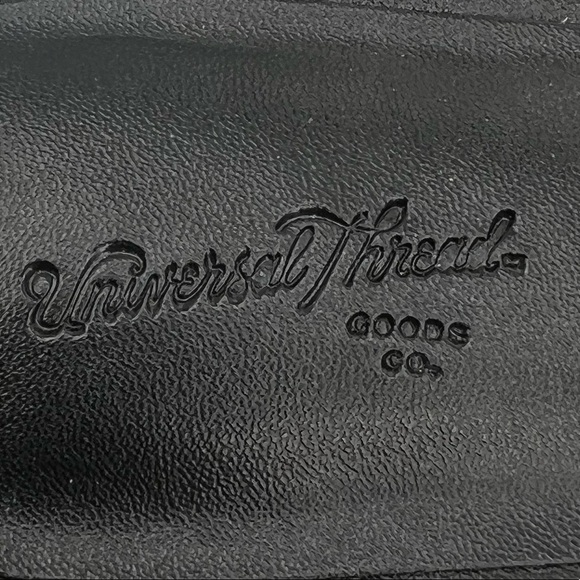 Universal Thread Black Woven Fringe Hem Slip On Sandals Size 8 Women's - Picture 2 of 9